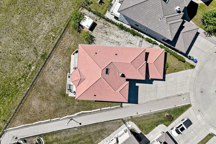 Property Photo: 199 Hampstead Way NW AB T3A 6H6