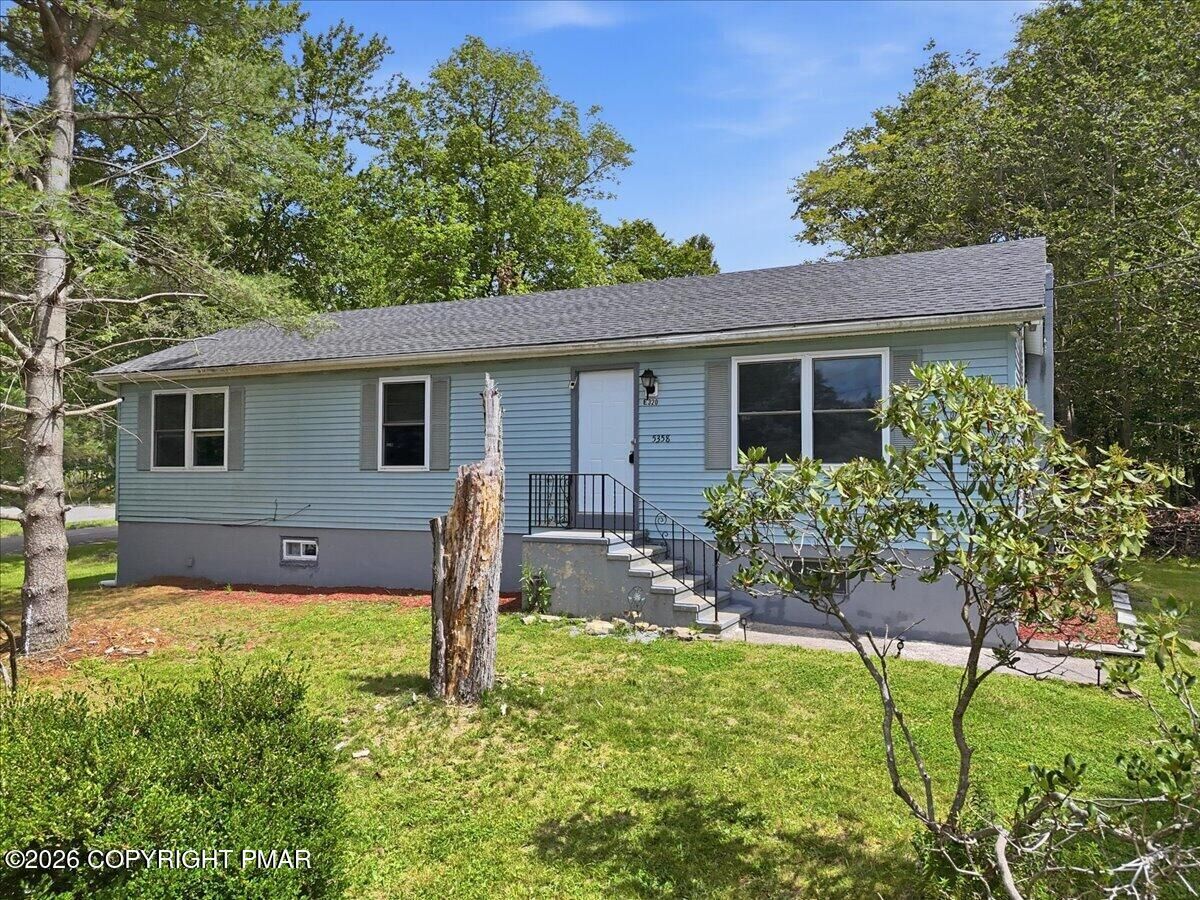 Property Photo:  5358 Lockwood Drive  PA 18466 