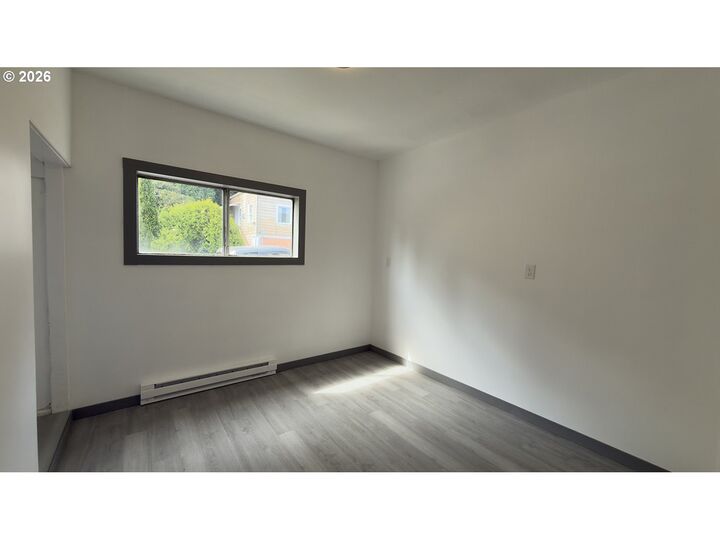 Property Photo: 450 Commercial St OR 97103