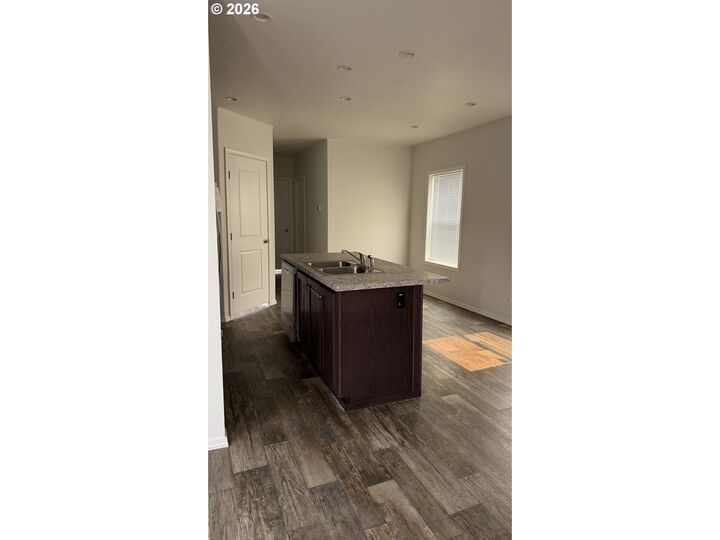 Property Photo: 1523 SE 162nd Ave 32 OR 97233