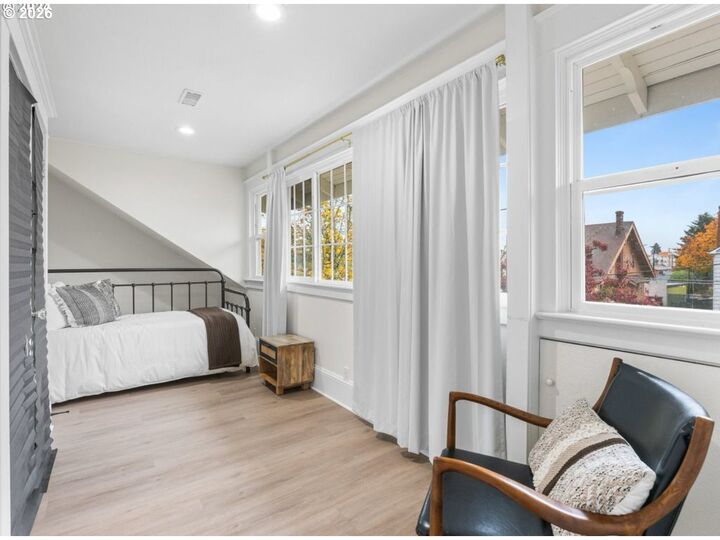 Property Photo:  3415 NE 41st Ave  OR 97212 
