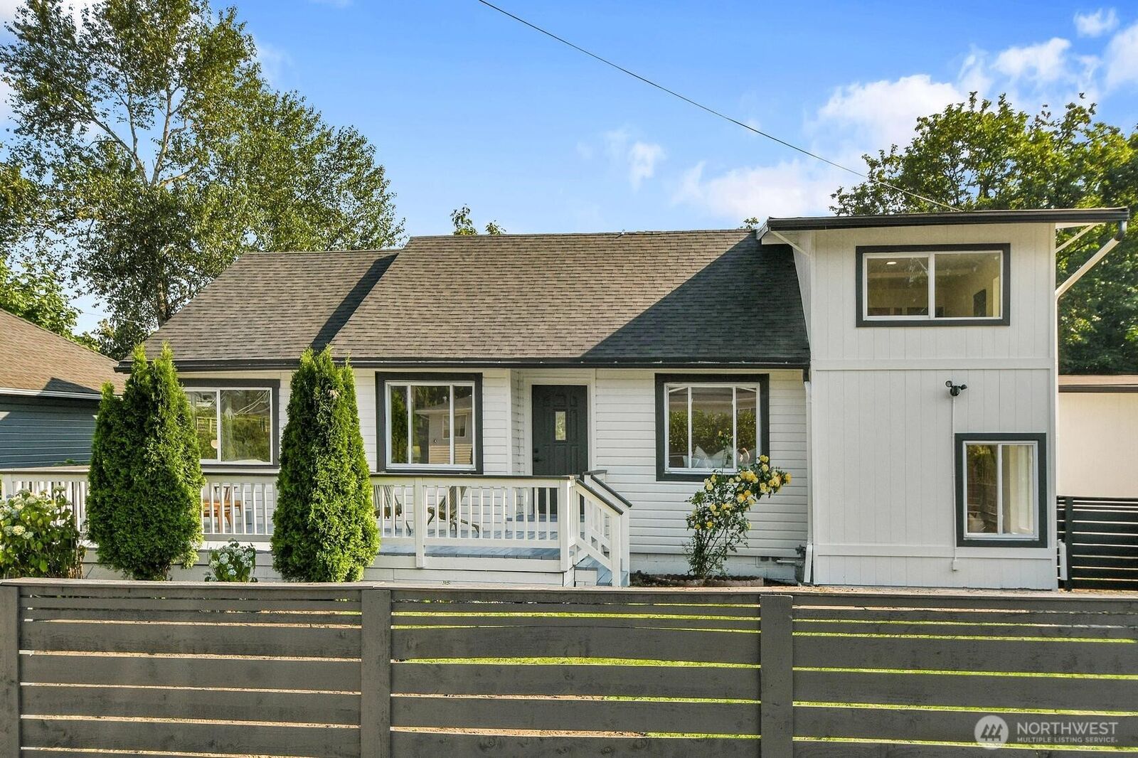 Property Photo:  305 NW 7th Street  WA 98057 
