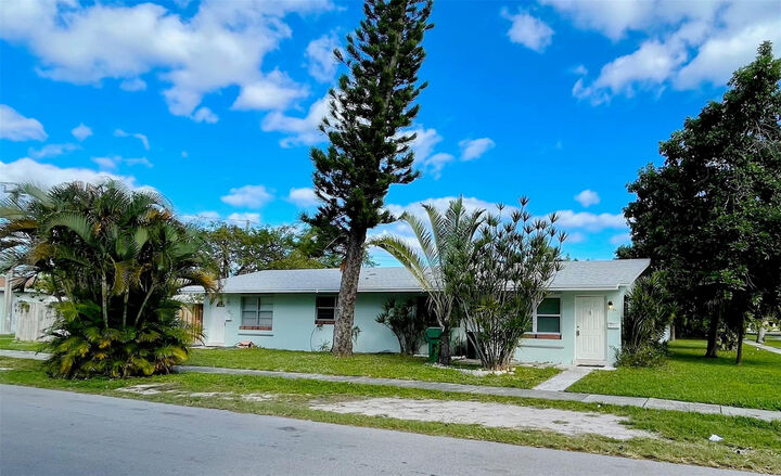 Property Photo:  511 SE 2nd Avenue South  FL 33004 
