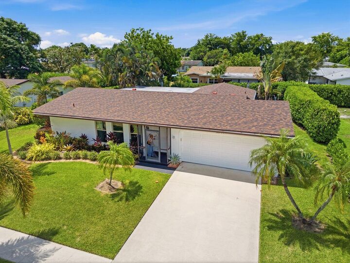 Property Photo: 6372 Sleepy Willow Way FL 33484