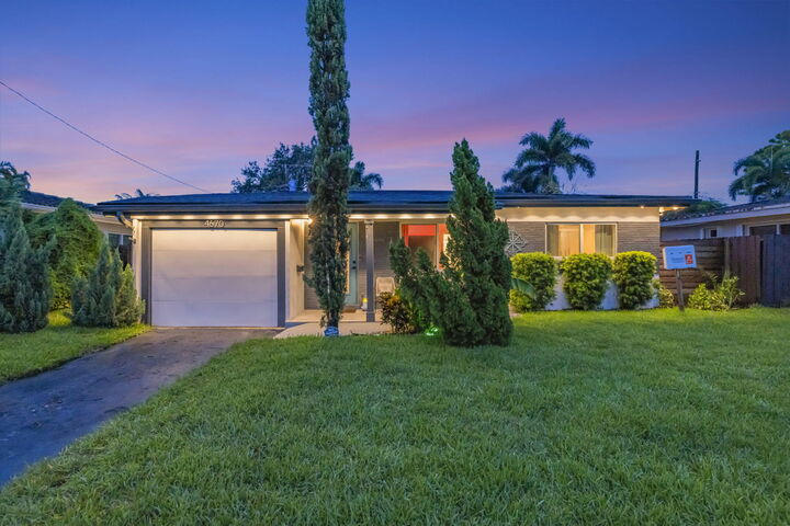 Property Photo: 4670 NE 4th Avenue FL 33334