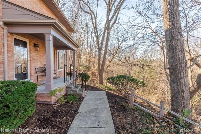 Property Photo: 1039 N Old Woodward Avenue 7 MI 48009