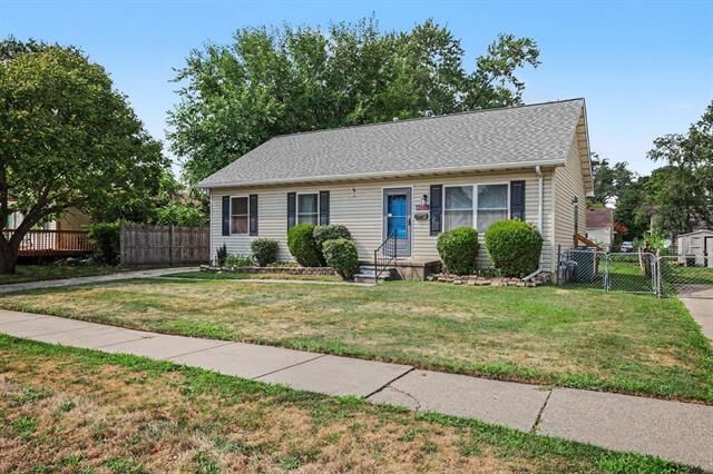 Property Photo:  1753 E Evelyn Avenue  MI 48030 