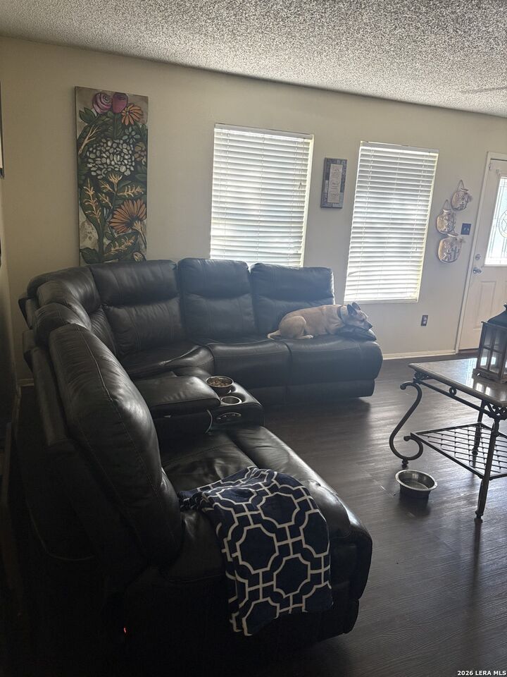 Property Photo: 504 Low Meadow TX 78064