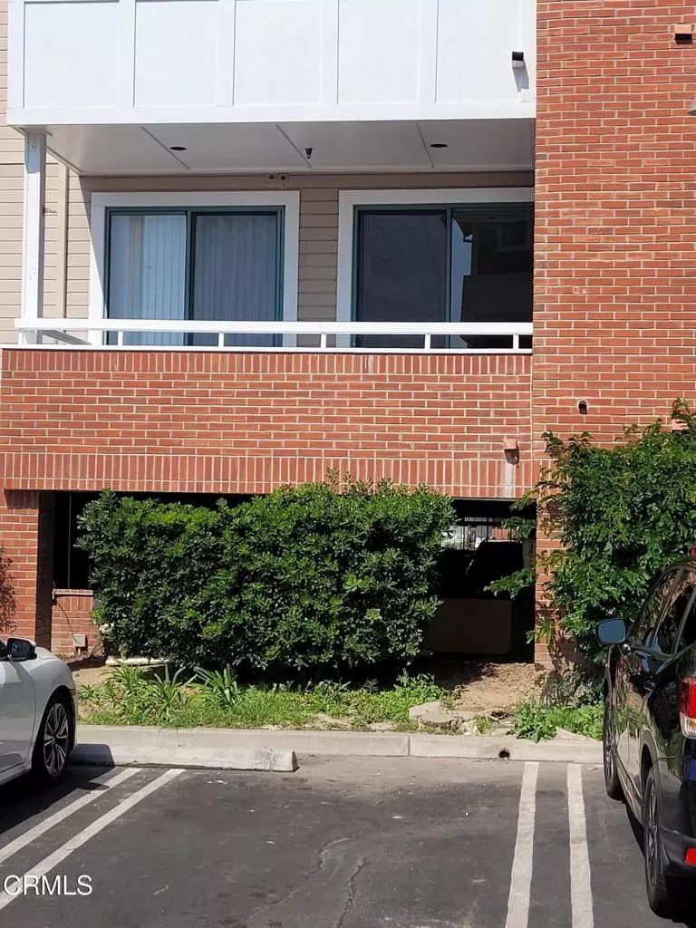 Property Photo: 865 S B Street # A-1 CA 93030