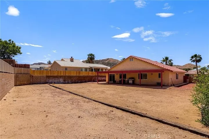 Property Photo:  