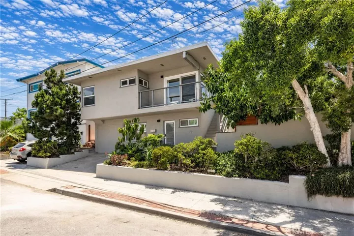 Property Photo:  428 25th  CA 90254 