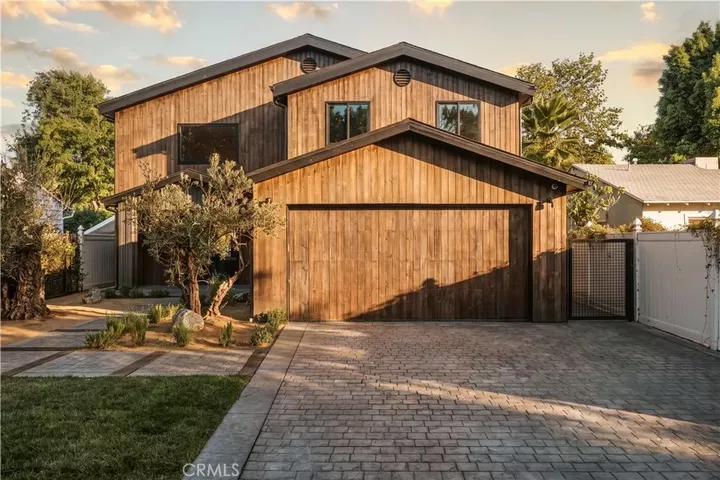 Property Photo:  5114 Cedros Avenue  CA 91403 