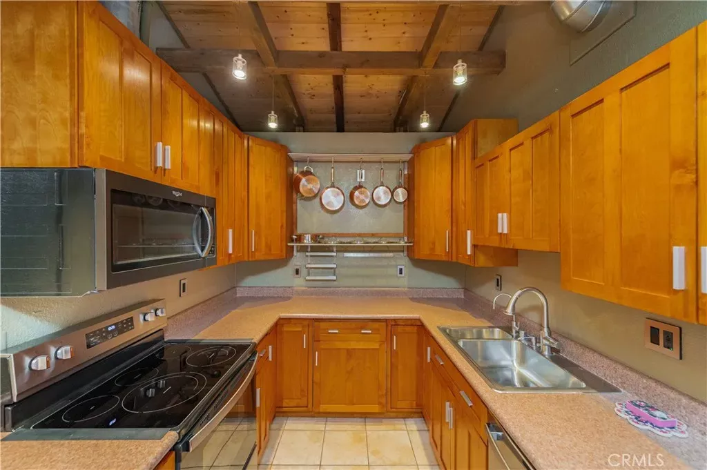 Property Photo: 1000 W Macarthur Boulevard 13 CA 92707