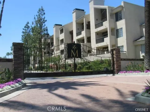 Property Photo: 5520 Owensmouth CA 91367
