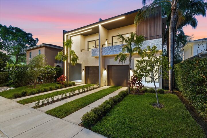 Property Photo: 2927 SW 36th Ave FL 33133