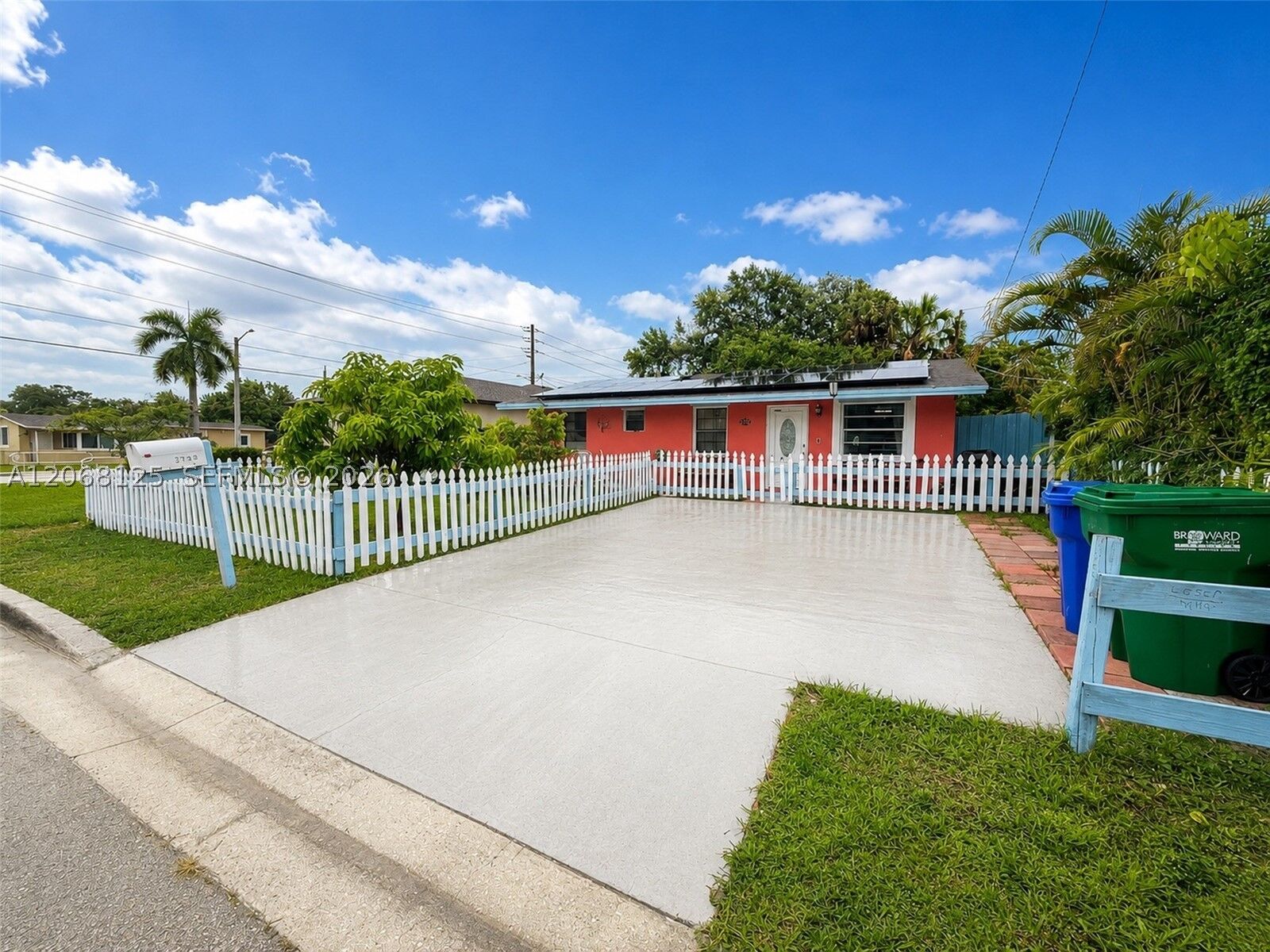 Property Photo: 2745 NW 7th Ct FL 33311