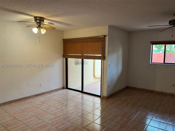 Property Photo:  463 SE 14th St 463  FL 33004 