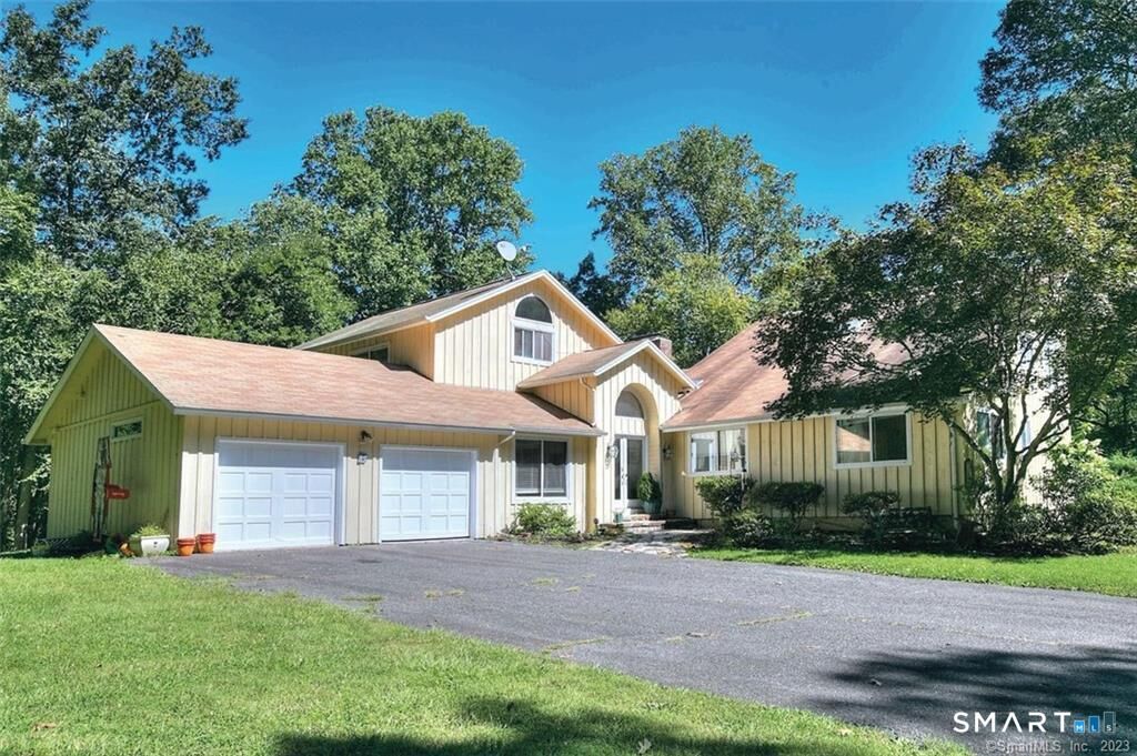Property Photo:  33 Birch Hill Road  CT 06883 