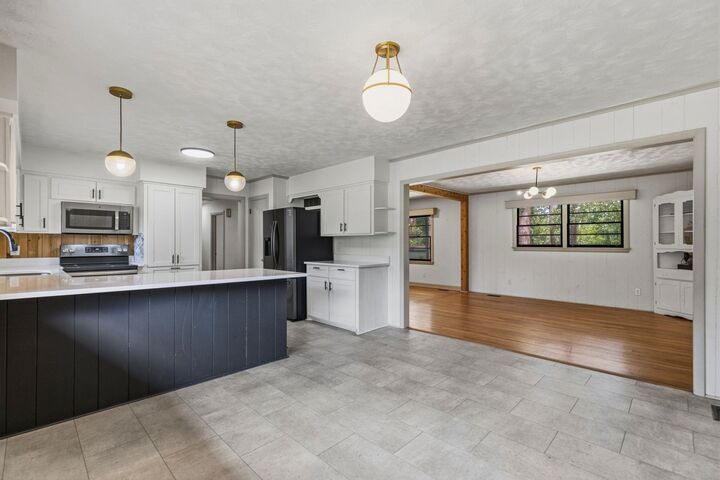 Property Photo:  343 Weblin Street  SC 29306 