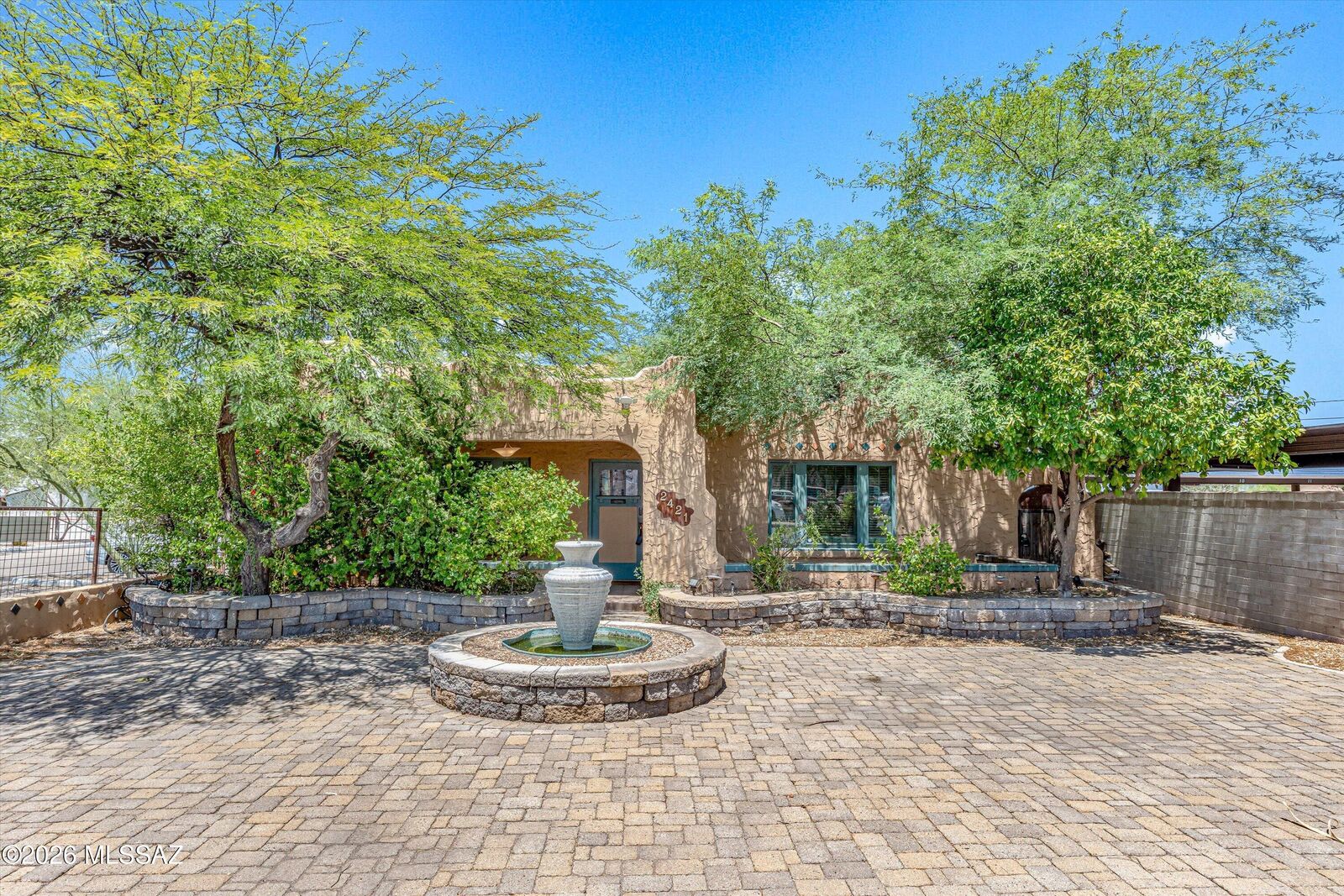 Property Photo:  2421 E Speedway Boulevard  AZ 85719 