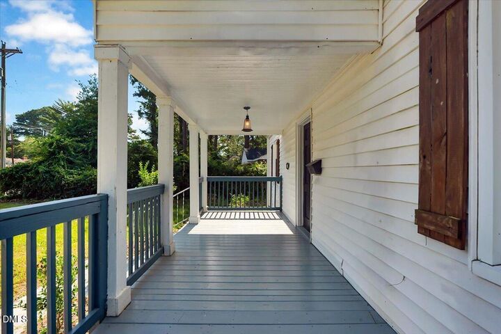 Property Photo:  1153 Tarboro Street  NC 27801 