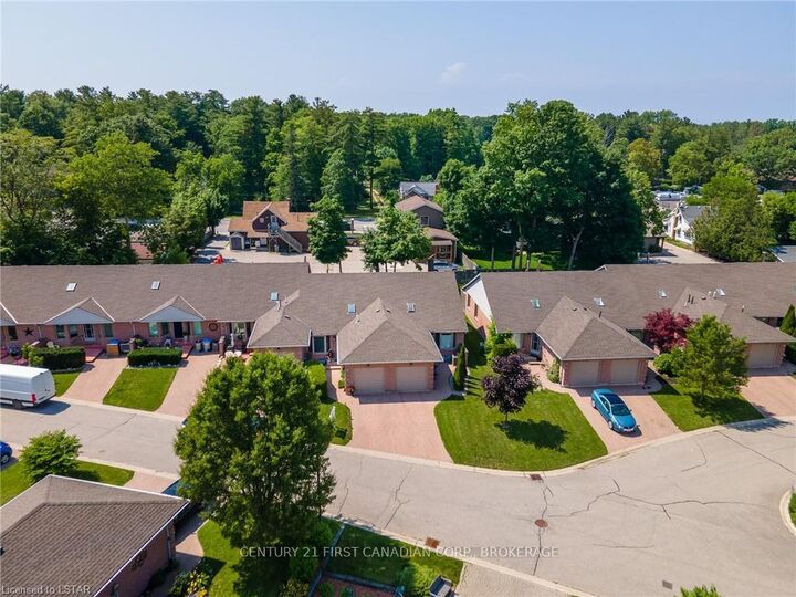 Property Photo: 90 Ontario Street S 5 ON N0M 1T0