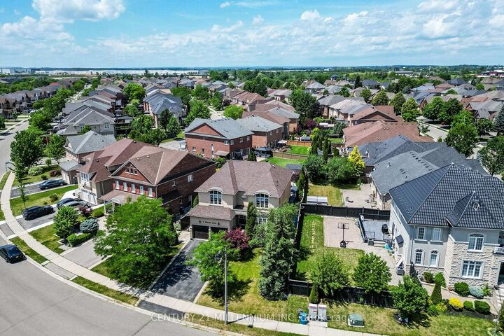 Property Photo:  4 Belleville Drive  ON L6P 1V7 