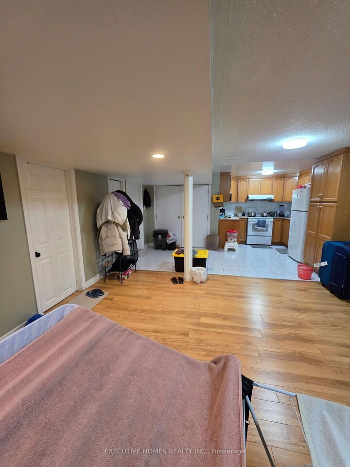 Property Photo:  35 Claudette Gate  ON L9B 2S3 