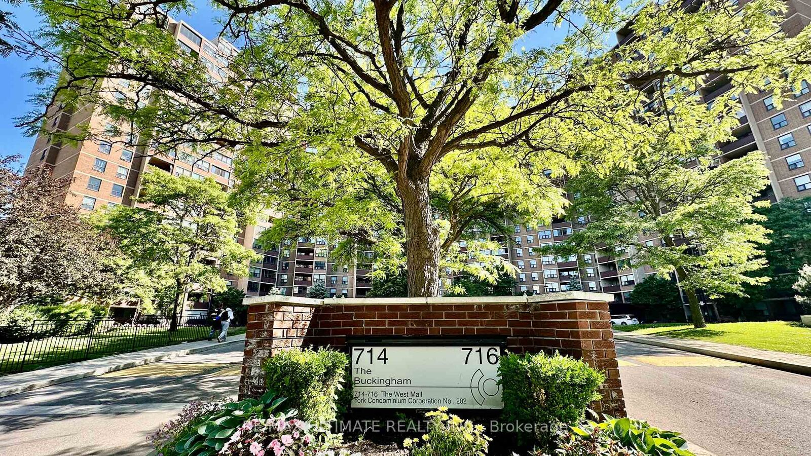 Property Photo:  714 The West Mall N/A 1710  ON M9C 4X1 