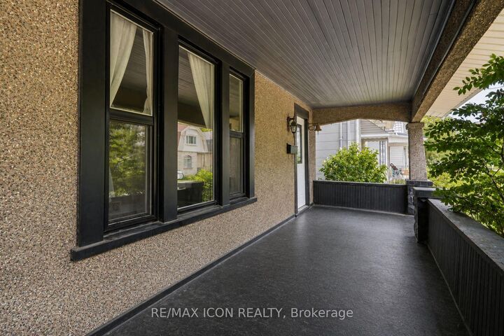 Property Photo: 31 Mount Pleasant Avenue ON N6H 1C8