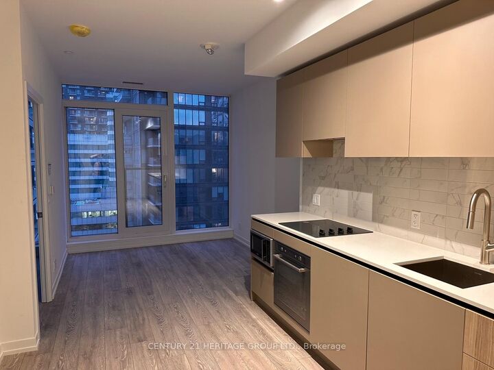 Property Photo: 55 Mercer Street 1807 ON M5V 3W2
