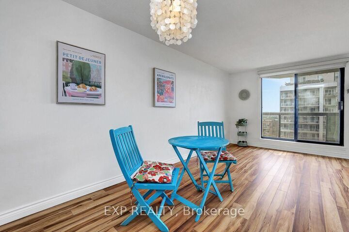 Property Photo:  470 Laurier Street W 1706  ON K1R 7W9 