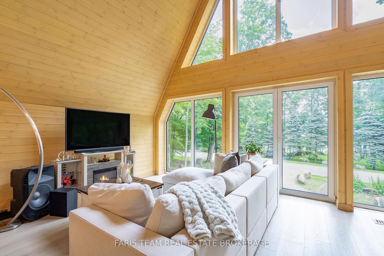 Property Photo:  1490 Champlain Road  ON L9M 0C1 