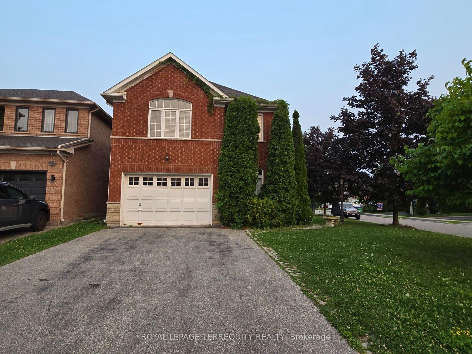 Property Photo:  7155 Lowville Heights  ON L5N 8M2 