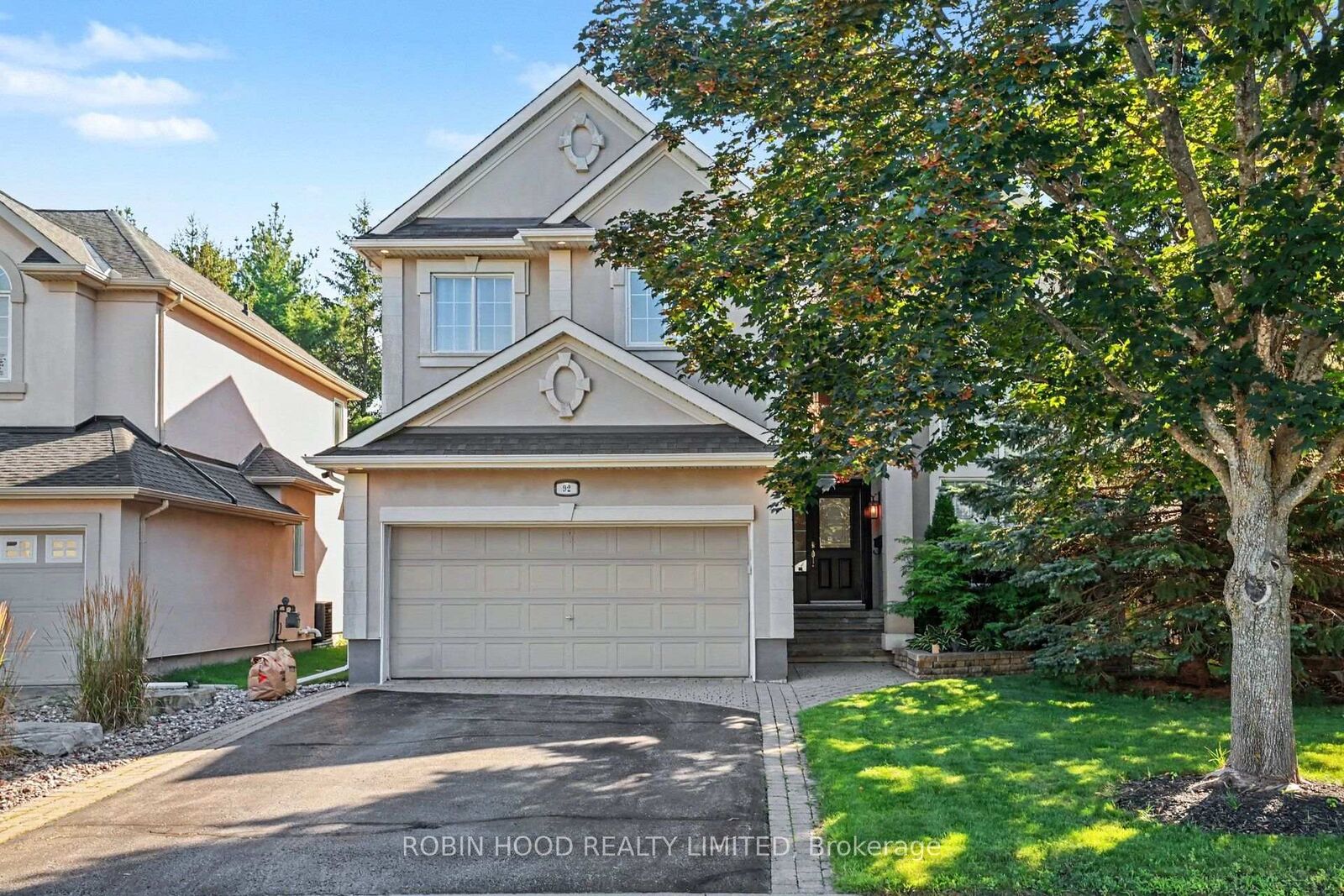 Property Photo: 92 Broughton Street ON K2K 3N4