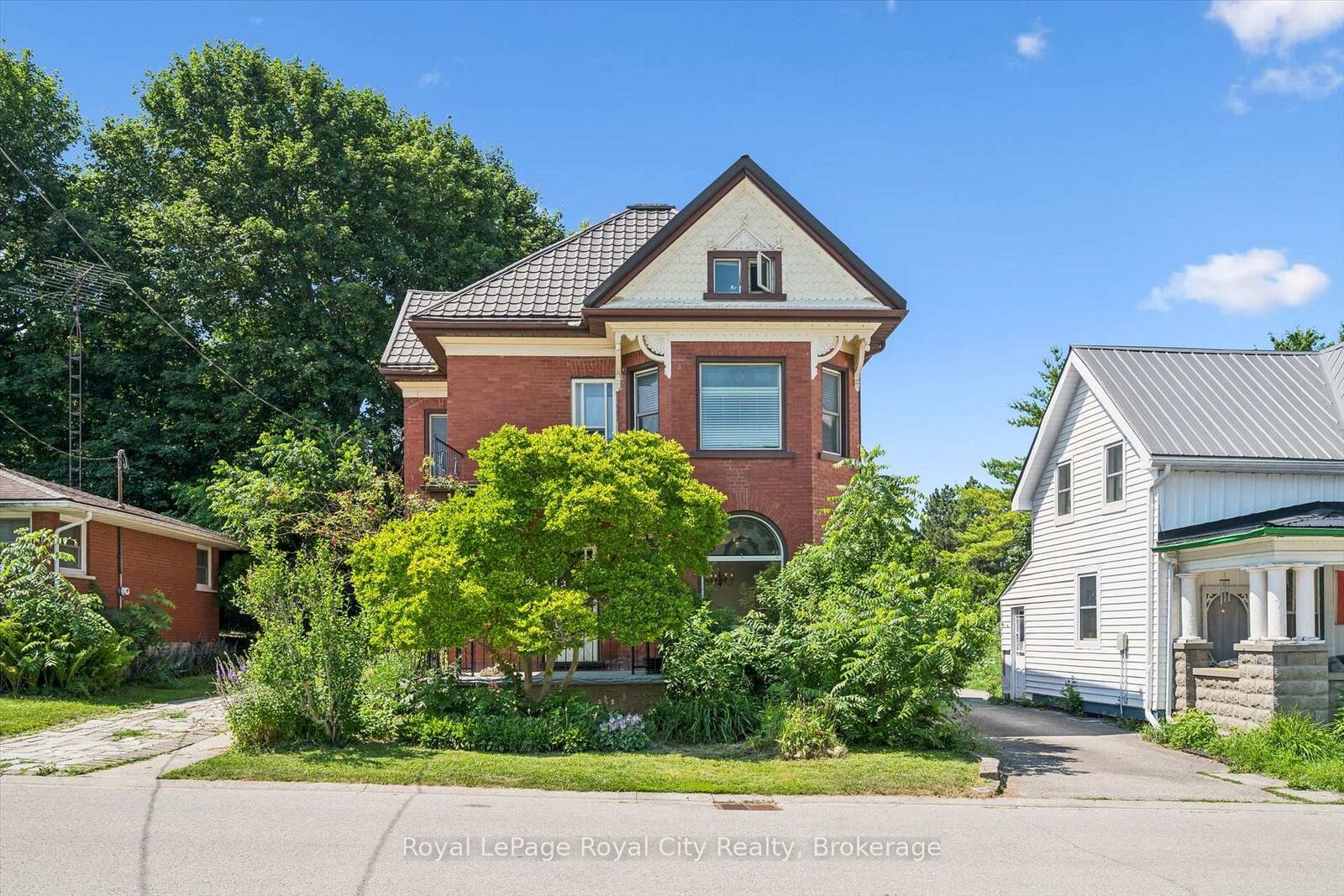 Property Photo:  5 West Street  ON N0K 1M0 