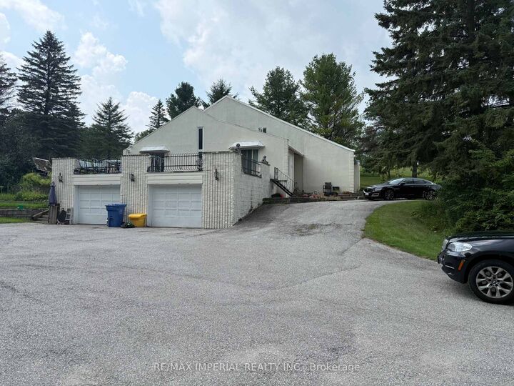 Property Photo:  3325 Vandorf Side Road Bsmt  ON L4A 7X5 