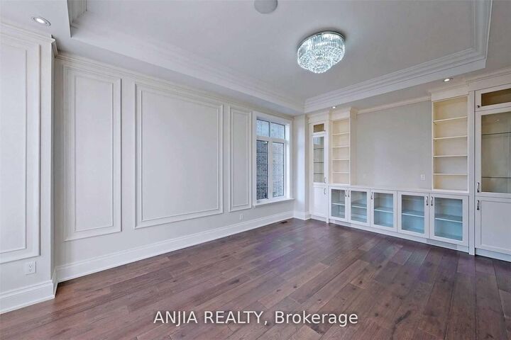 Property Photo:  6 Daniel Cozens Court  ON M2R 0A7 