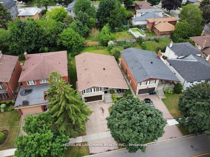 Property Photo:  435 Connaught Avenue Bsmt  ON M2R 2M4 
