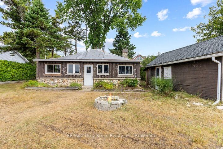 Property Photo:  11 McNeil Street  ON N0H 1W0 