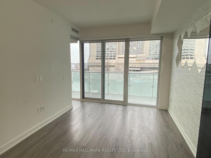Property Photo:  15 Queens Quay E 416  ON M5E 0C5 