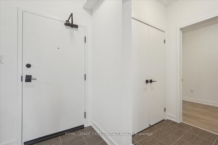 Property Photo:  4 Spice Way 213  ON L9J 0M2 