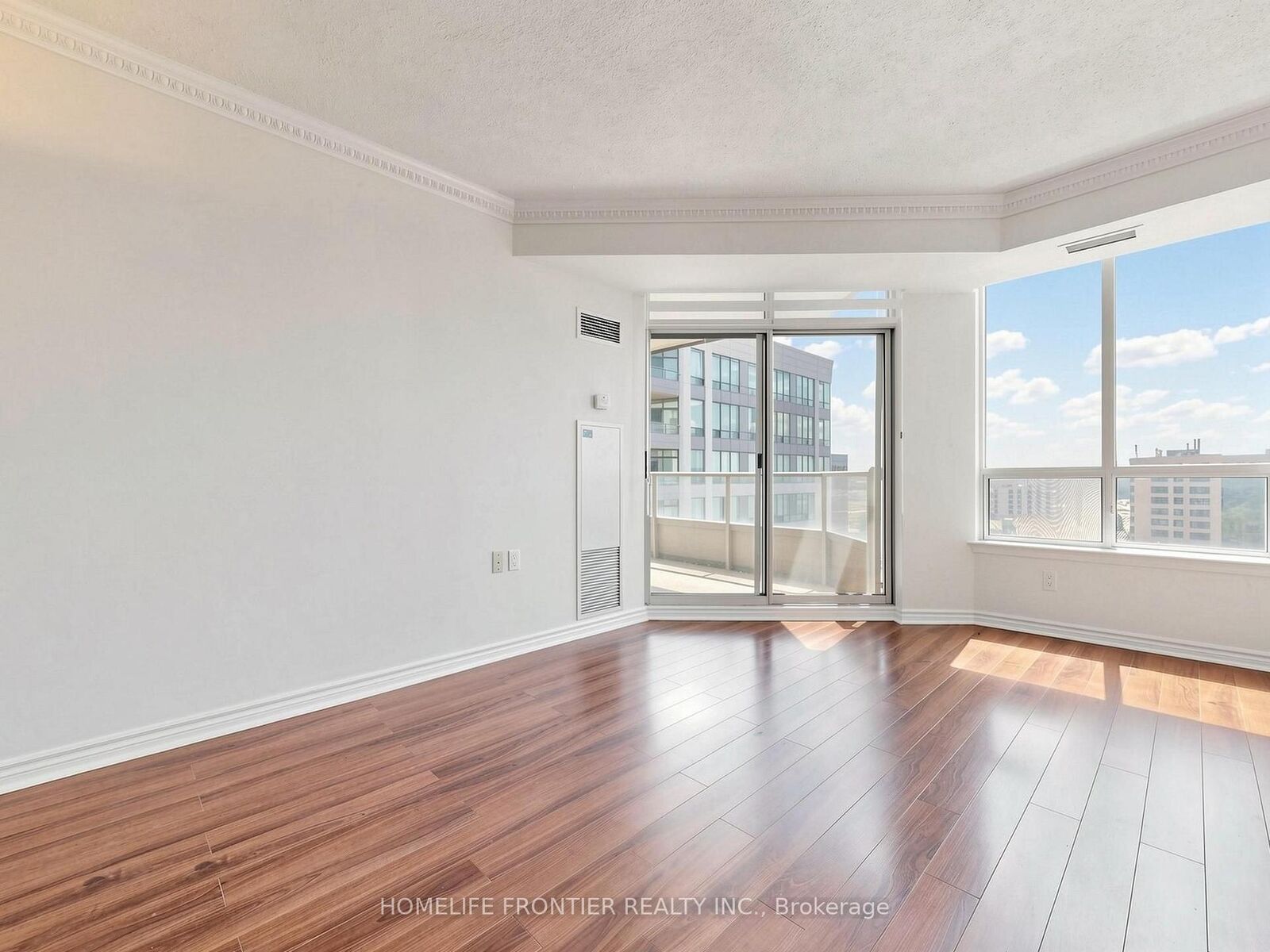 Property Photo: 9017 Leslie Street Lph117 ON L4B 4R8