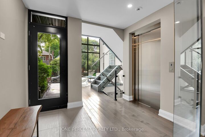 Property Photo:  41 Second Avenue  ON K1S 2H2 