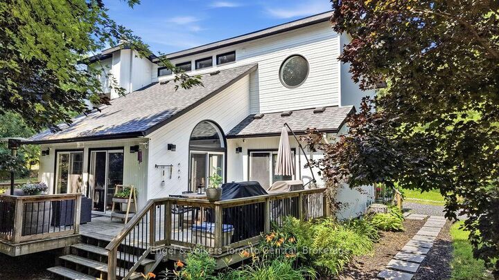 Property Photo: 8 Bartlett Drive ON P2A 2W8