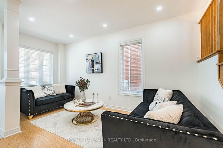 Property Photo:  4 Callalily Road  ON L7A 0M1 