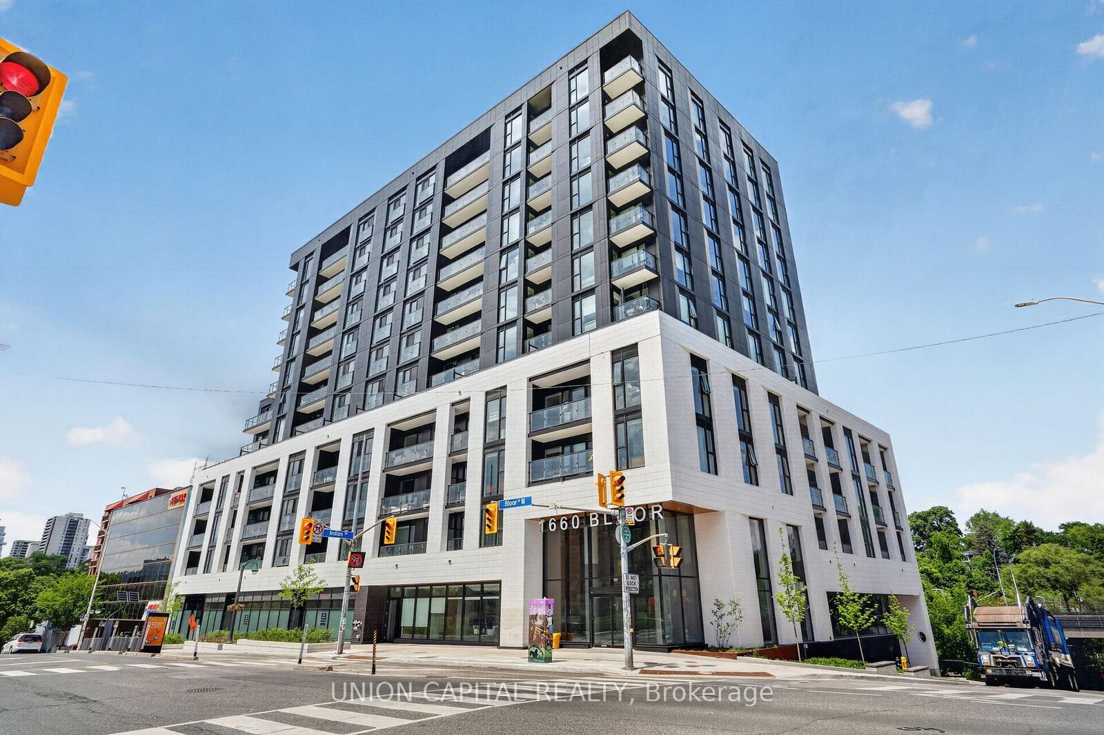 Property Photo: 1660 Bloor Street W 910 ON M6P 0C6