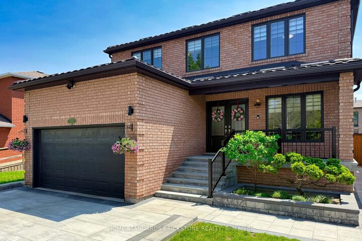 Property Photo:  139 Pinewood Drive  ON L4J 5P7 