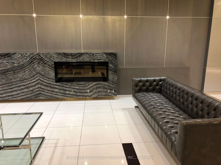 Photo de la propriété: 7165 Yonge Street 632 ON L3T 0C9