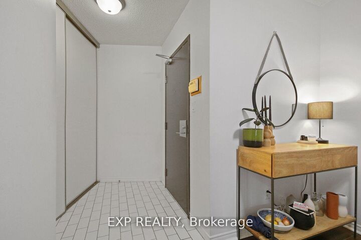 Property Photo:  25 The Esplanade N/A 808  ON M5E 1W5 